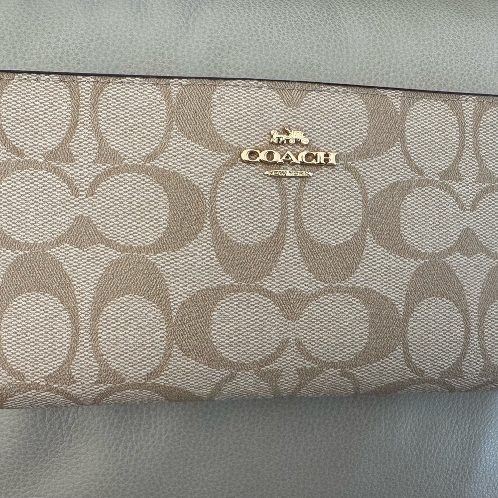 Coach Slim Zip Wallet